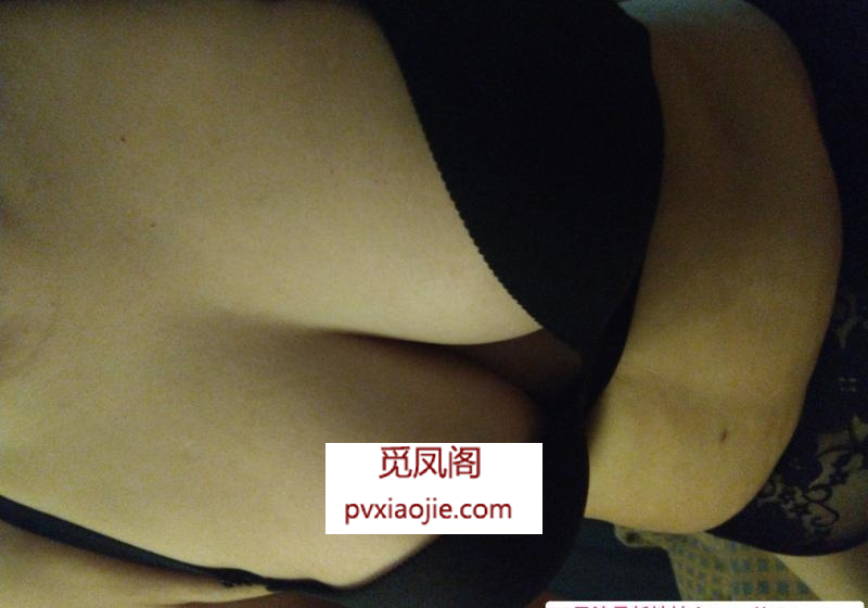 大屁股大奶子泄火女